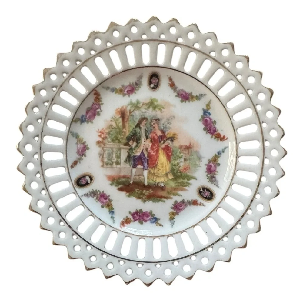 GERMANY PIERCED GOLD EDGES PORCELAIN VIENNESE MOTIF 6 PIECES PLATES COLLECTIBLE